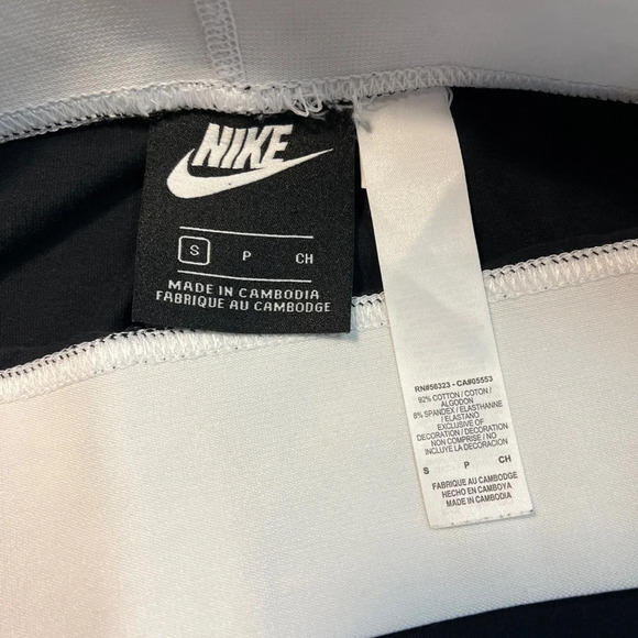 NIKE Womens Hyper Femme DriFit Floral Yoga Pants Leggings Black NWOT, Small - Picture 4 of 7